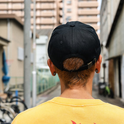 LZBN / EMB ARCH LOGO BASEBALL CAP (BLACK)