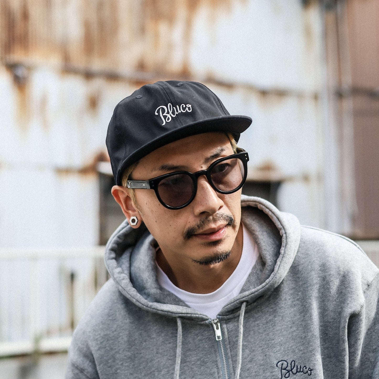 BLUCO / 6-PANEL CAP -SCRIPT- (BLACK)