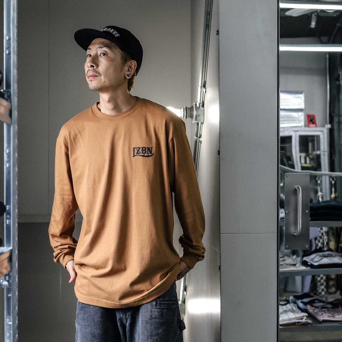 LZBN / LZBN LOGO L/S TEE (CAMEL)