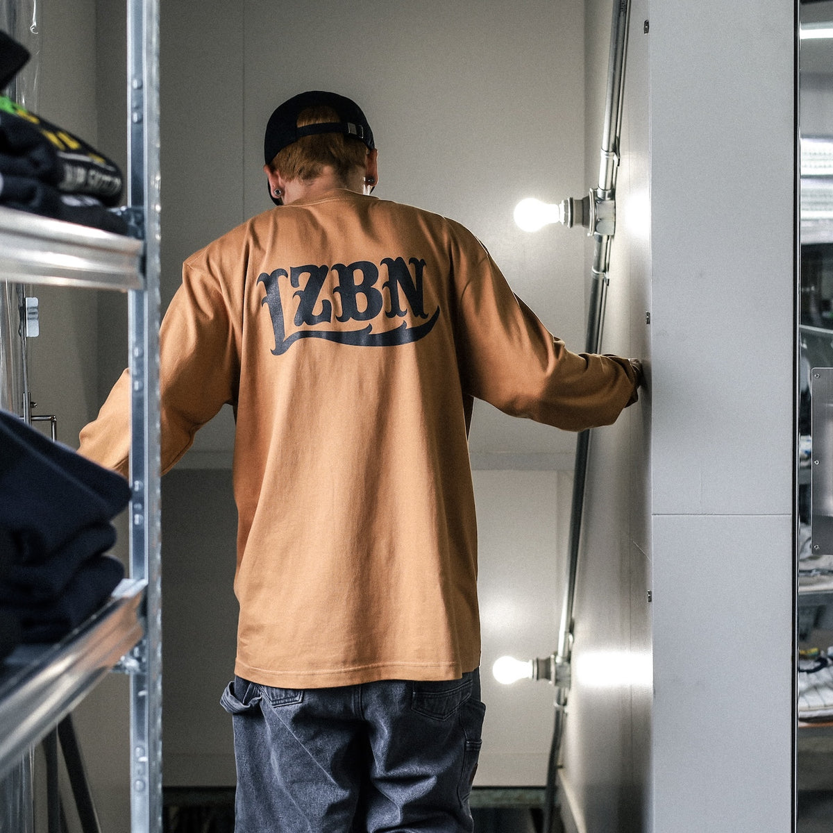 LZBN / LZBN LOGO L/S TEE (CAMEL)