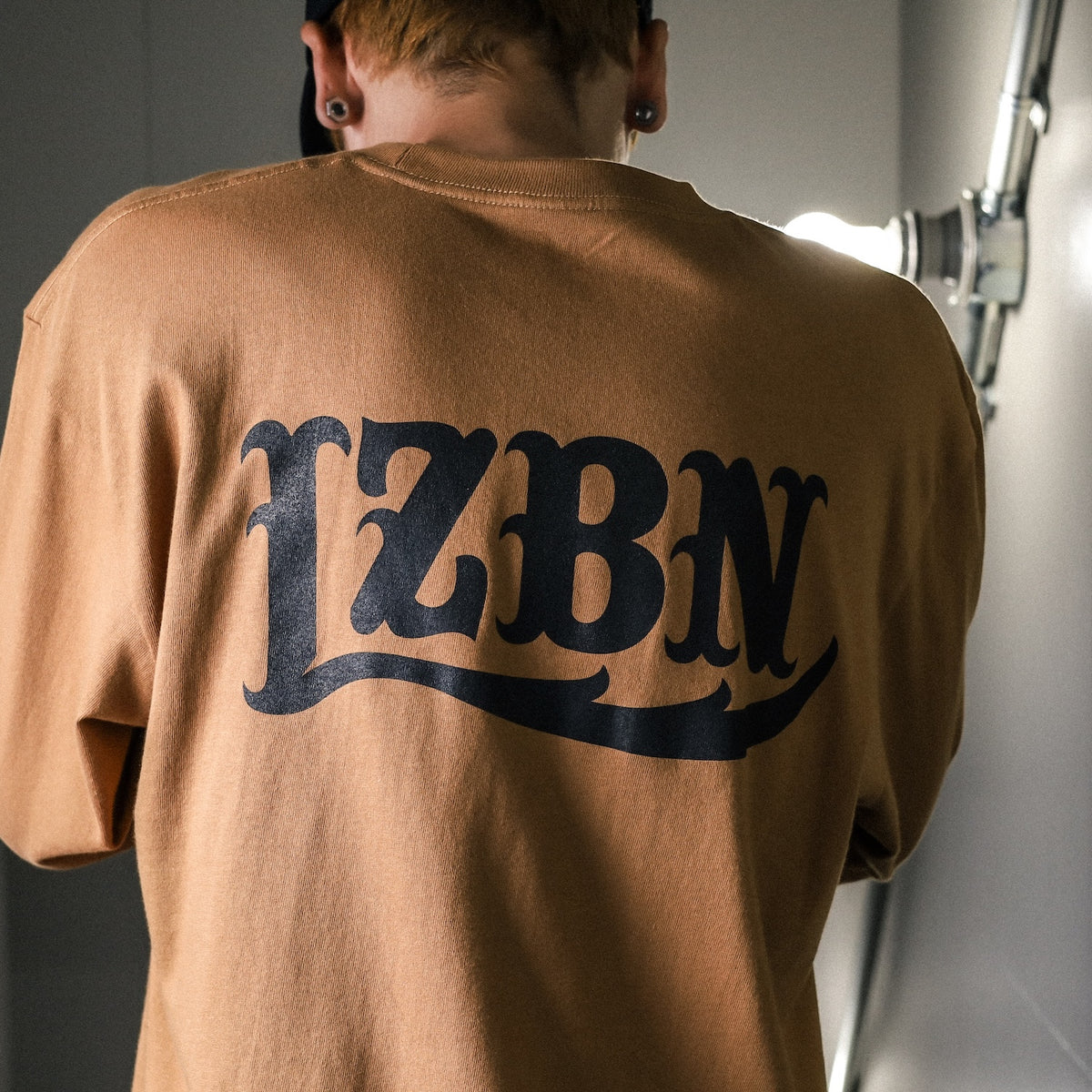 LZBN / LZBN LOGO L/S TEE (CAMEL)