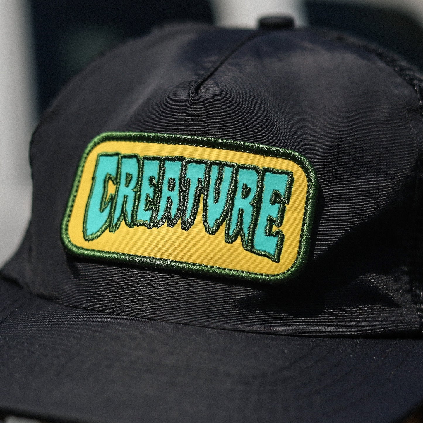 CREATURE / HAUNTED SEA MESH TRUCKER CAP (BLACK/GOLD)