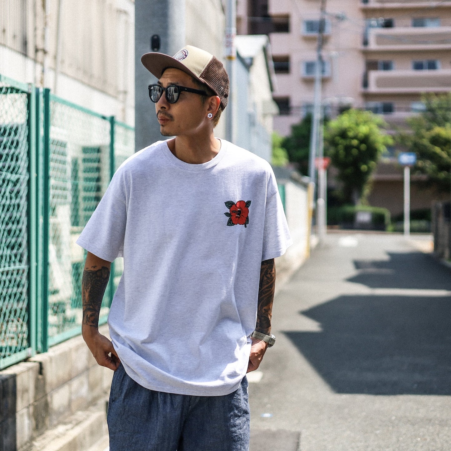 SANTA CRUZ / SCREAMING HIBISCUS DOT S/S TEE (ASH)