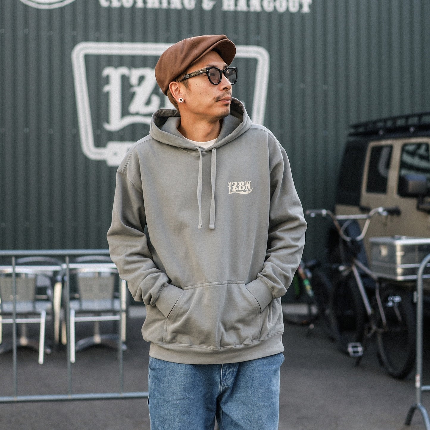 LZBN / STONE LZBN LOGO GARMENT DYED PULLOVER HOODIE (GREY)