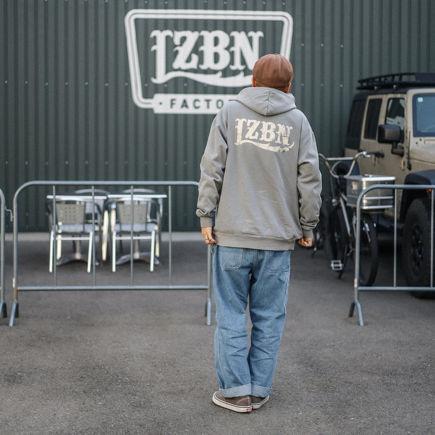 LZBN / STONE LZBN LOGO GARMENT DYED PULLOVER HOODIE (GREY)