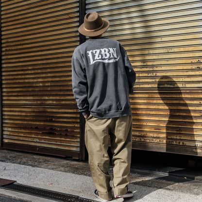 LZBN / STONE LZBN LOGO GARMENT DYED CREWNECK SWEAT (PEPPER)