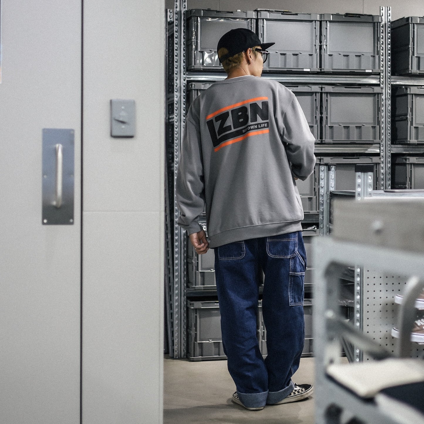 LZBN / SLANT LOGO LIGHTWEIGHT CREWNECK SWEAT (GREY)