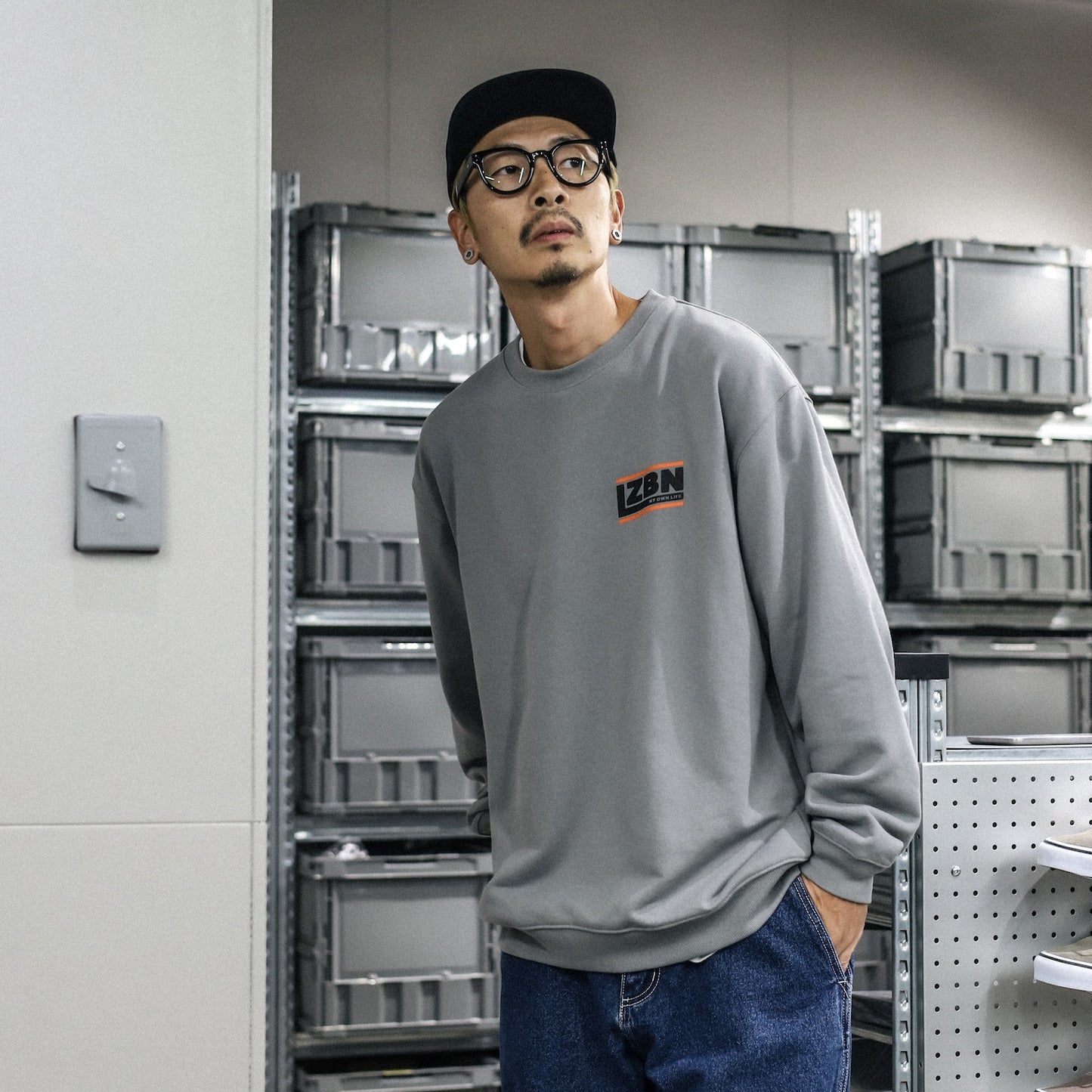 LZBN / SLANT LOGO LIGHTWEIGHT CREWNECK SWEAT (GREY)