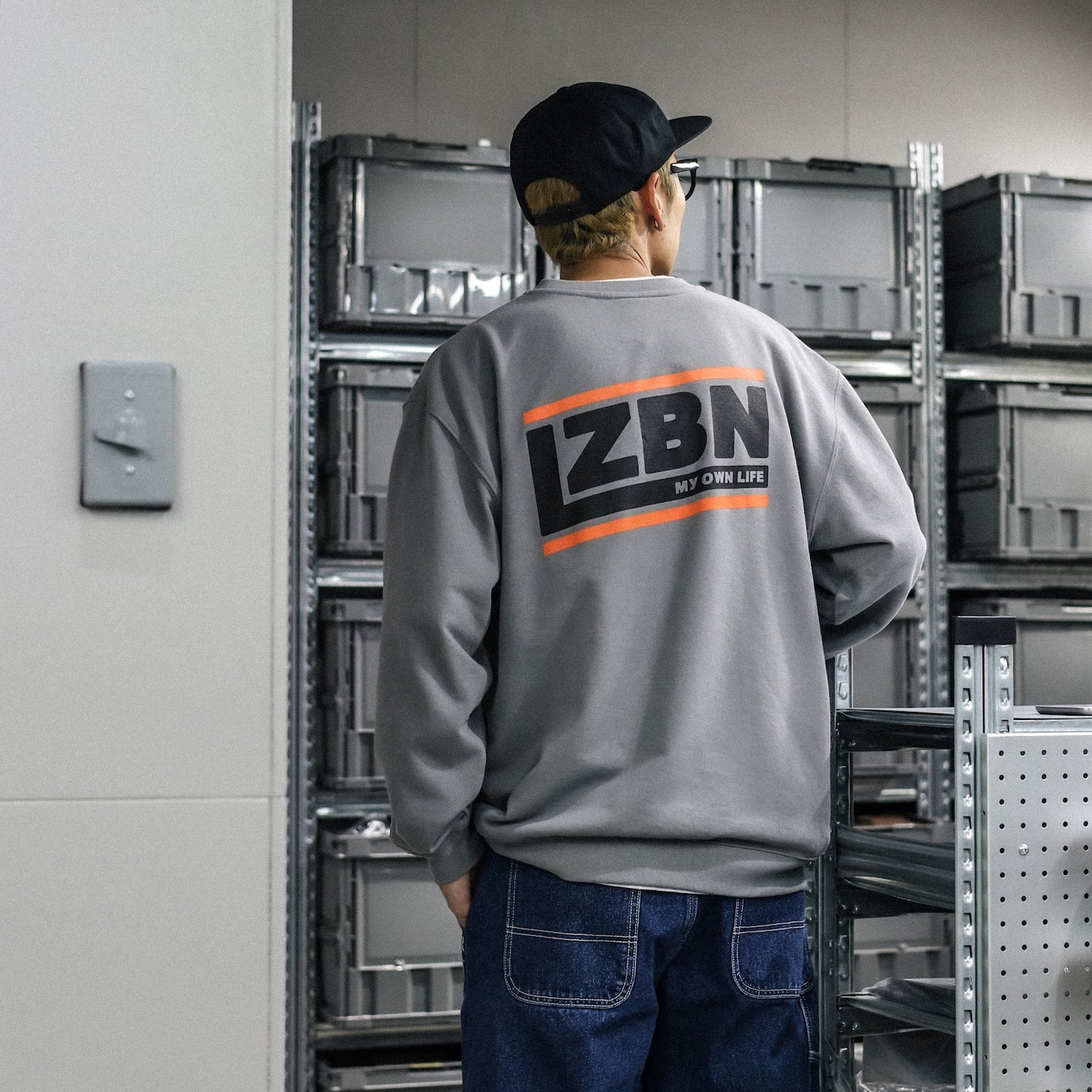 LZBN / SLANT LOGO LIGHTWEIGHT CREWNECK SWEAT (GREY)