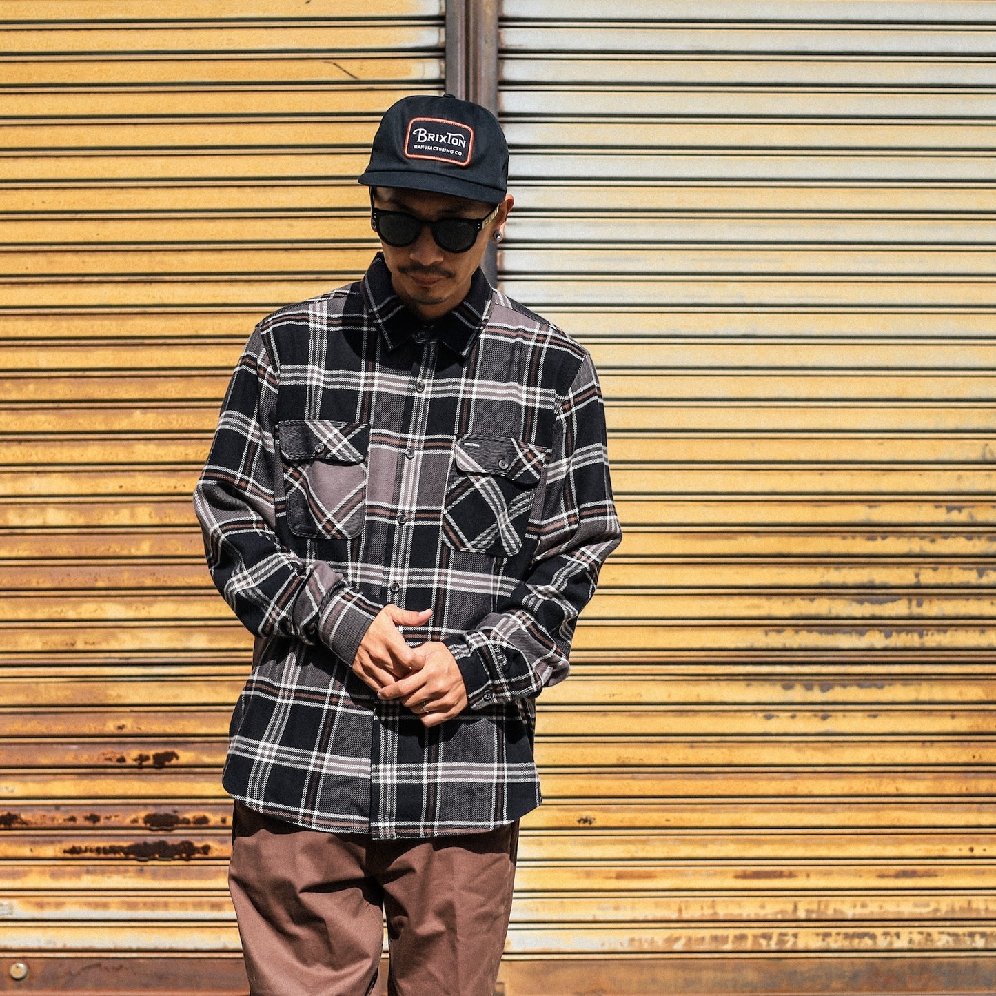 BRIXTON / BOWERY L/S FLANNEL (BLACK/CHARCOAL/PINECONE)