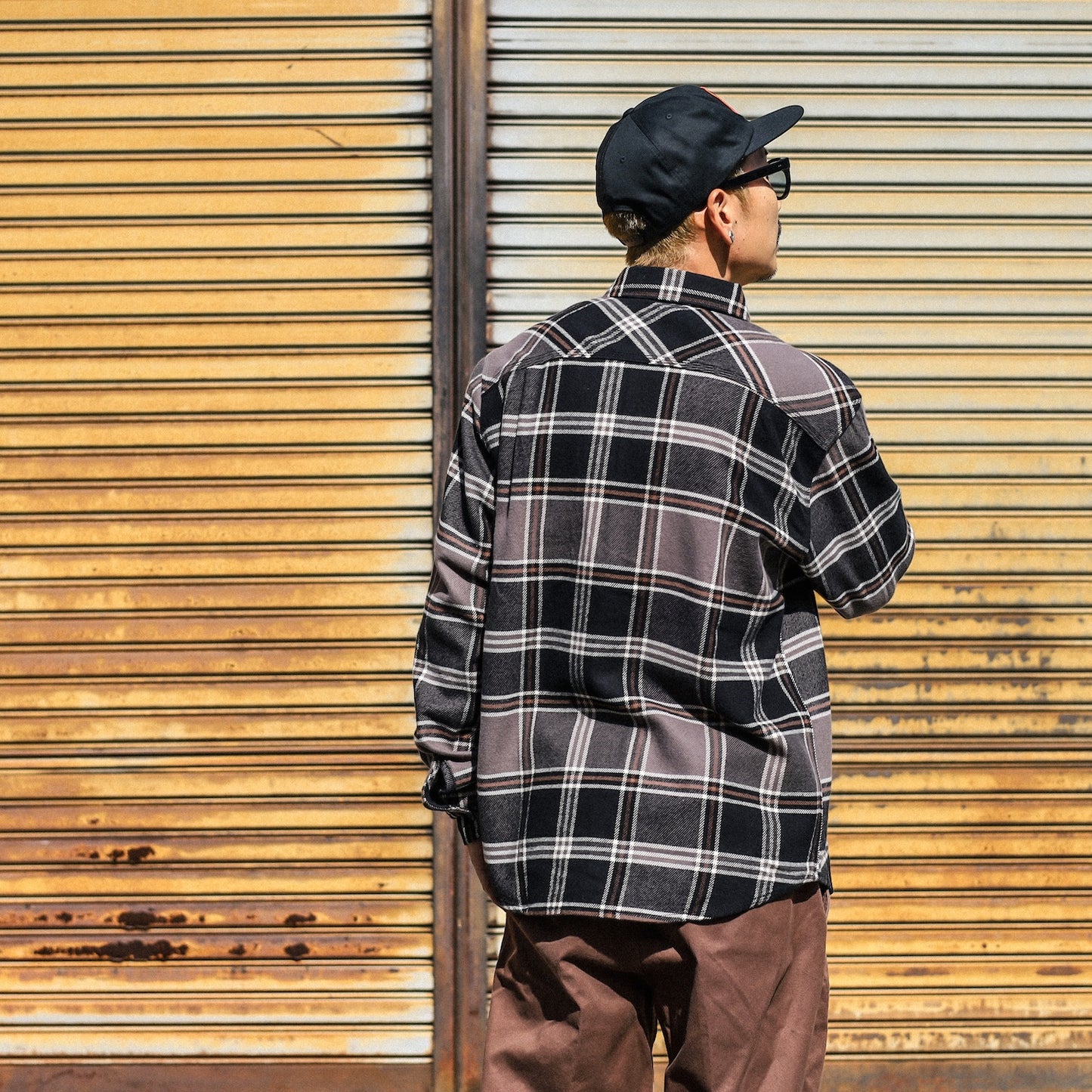 BRIXTON / BOWERY L/S FLANNEL (BLACK/CHARCOAL/PINECONE)