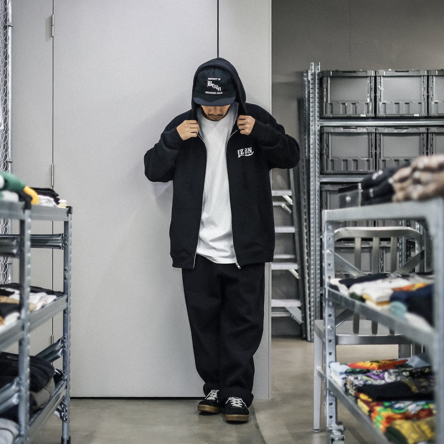 LZBN / LZBN LOGO LIGHTWEIGHT ZIP HOODIE (BLACK)