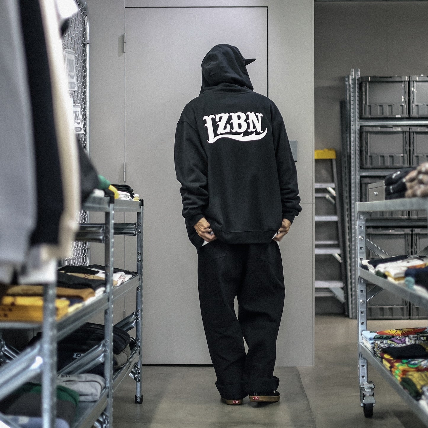 LZBN / LZBN LOGO LIGHTWEIGHT ZIP HOODIE (BLACK)