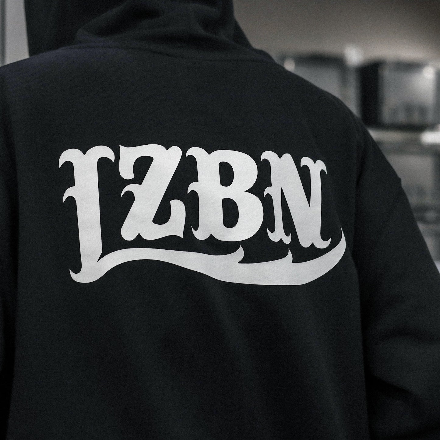 LZBN / LZBN LOGO LIGHTWEIGHT ZIP HOODIE (BLACK)