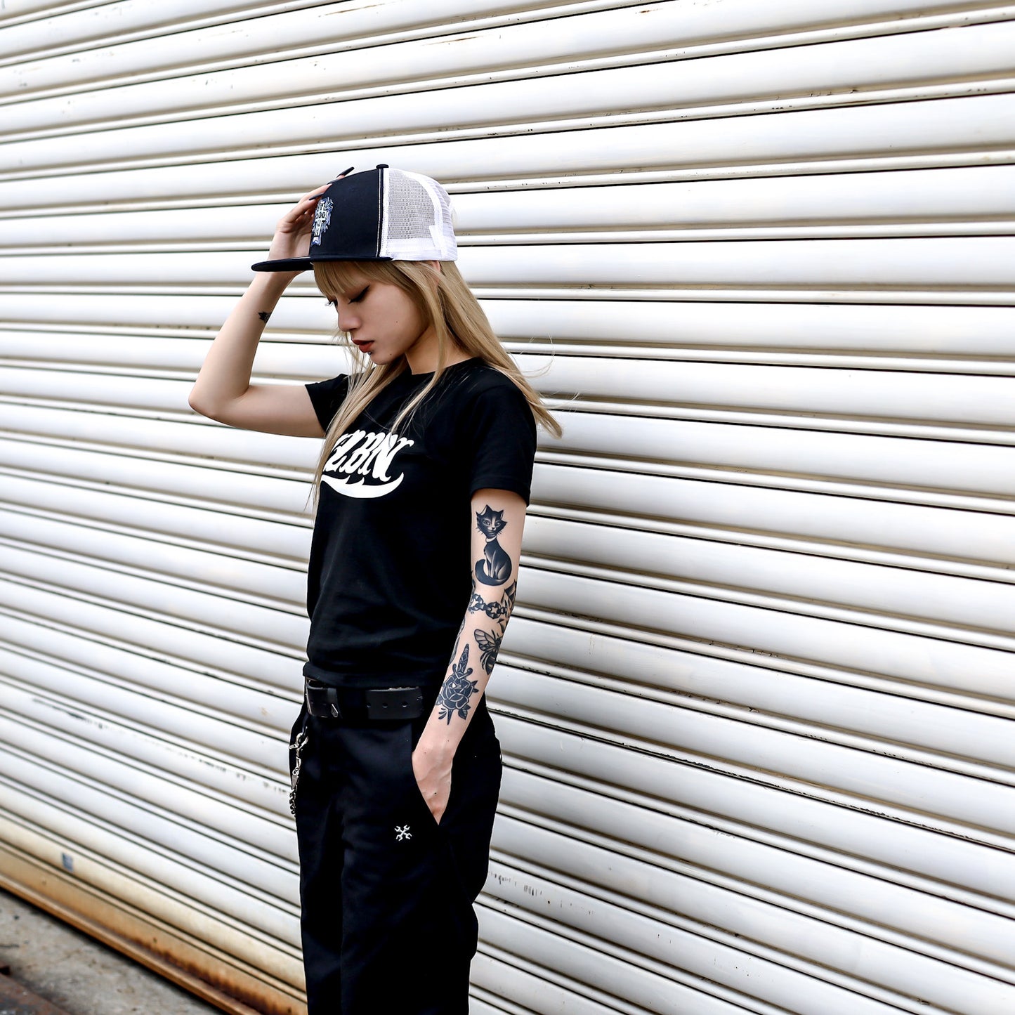 LZBN / WOMENS LZBN FRONT LOGO TEE (BLACK)