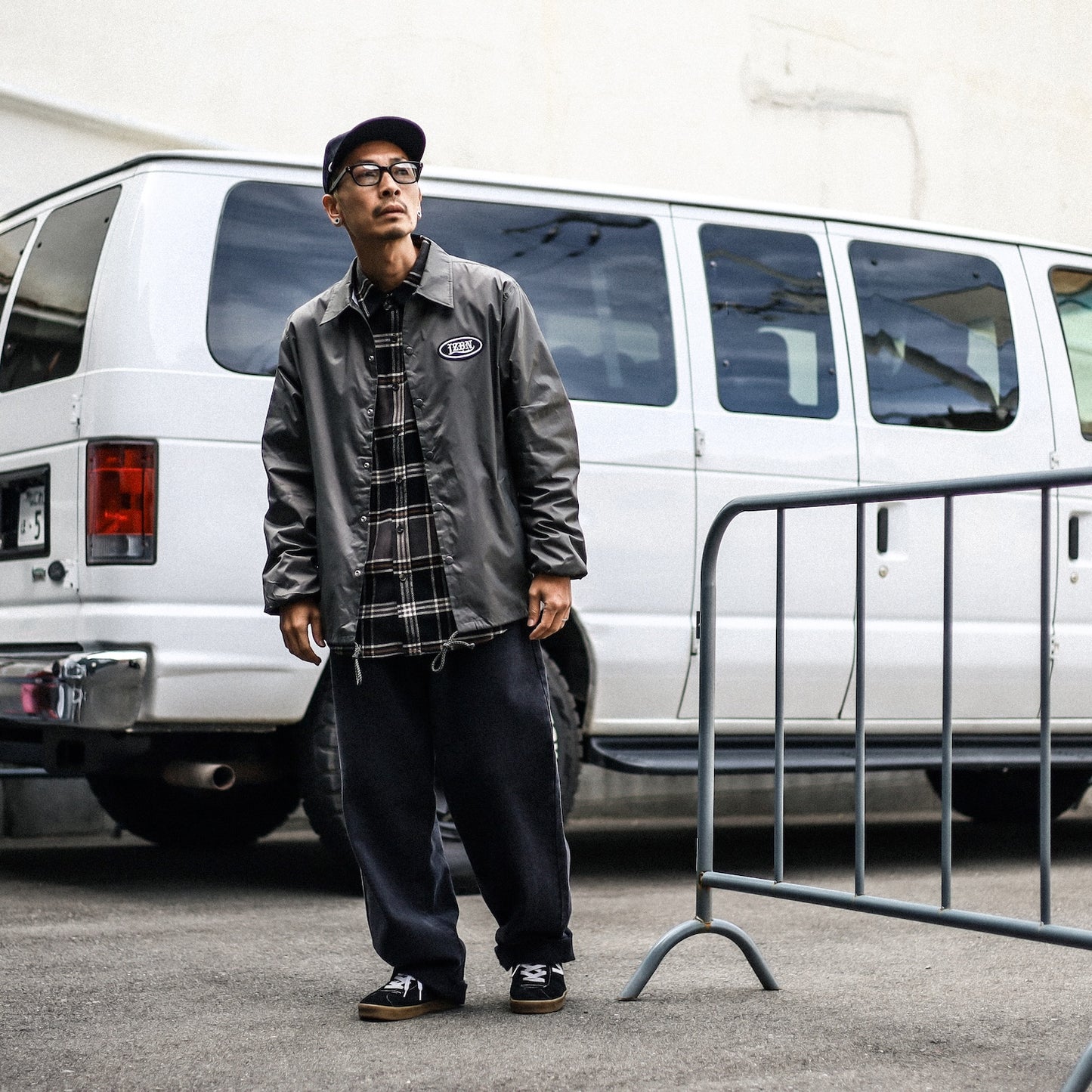 LZBN / OVAL PATCH NYLON COACH JACKET (CHARCOAL)