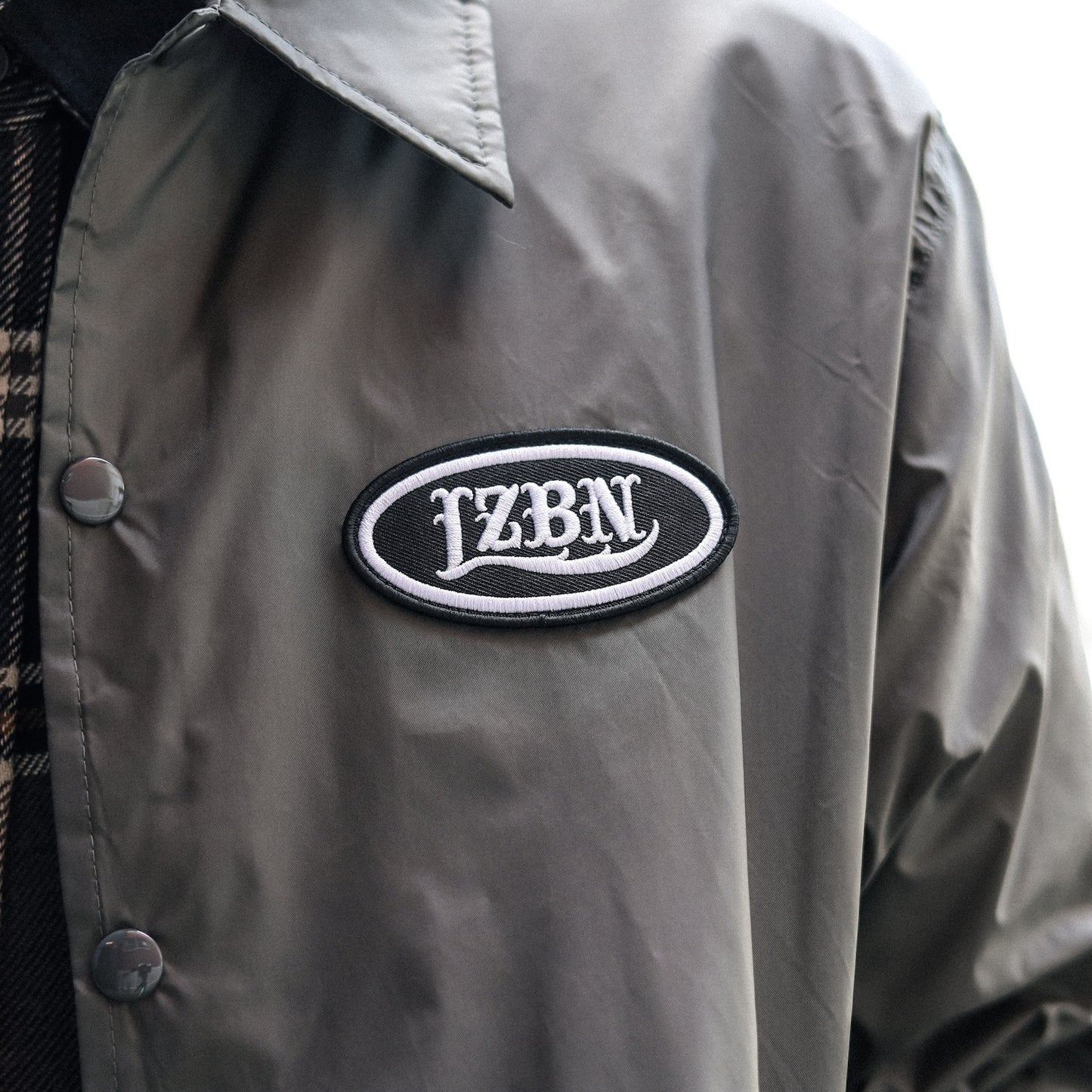 LZBN / OVAL PATCH NYLON COACH JACKET (CHARCOAL)