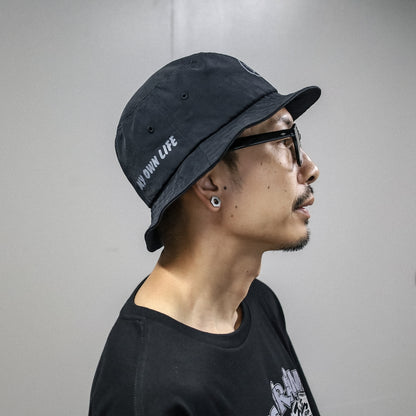 LZBN / OVAL LOGO II NYLON BUCKET HAT (BLACK)