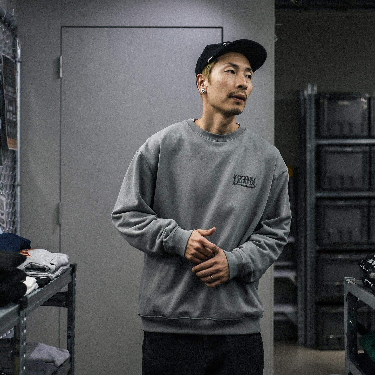 LZBN / MONO LEOPARD LZBN LOGO LIGHTWEIGHT CREWNECK SWEAT (GREY)