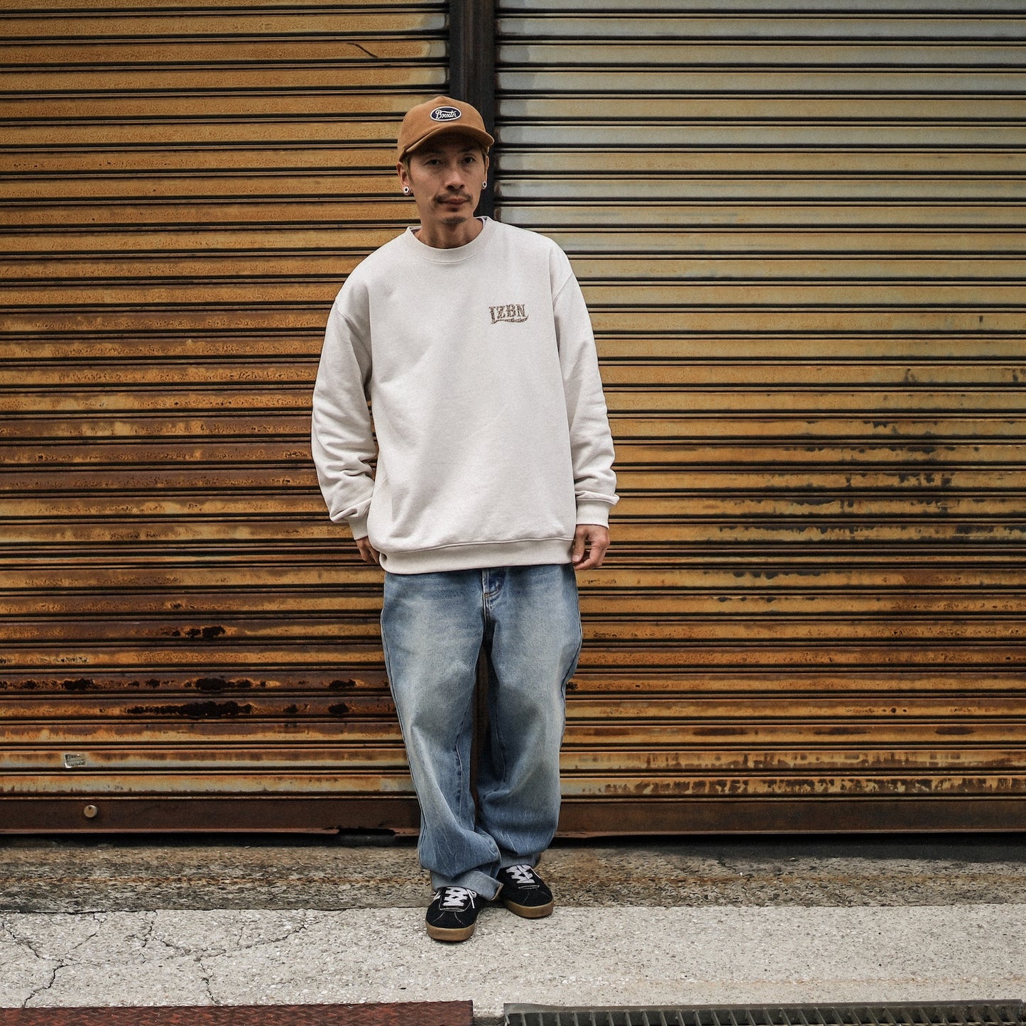 LZBN / MONO LEOPARD LZBN LOGO LIGHTWEIGHT CREWNECK SWEAT (GREIGE)