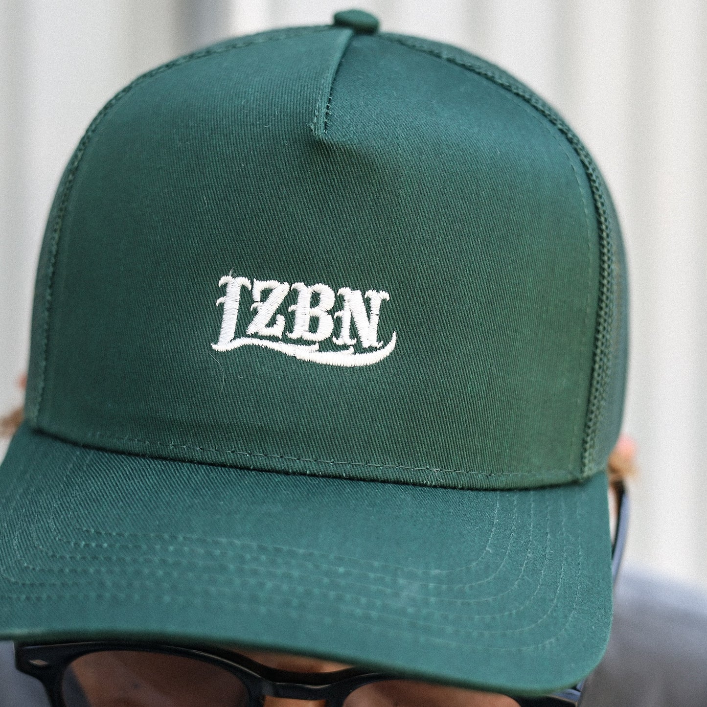 LZBN / LZBN LOGO EMB MESH CAP (DARK GREEN)