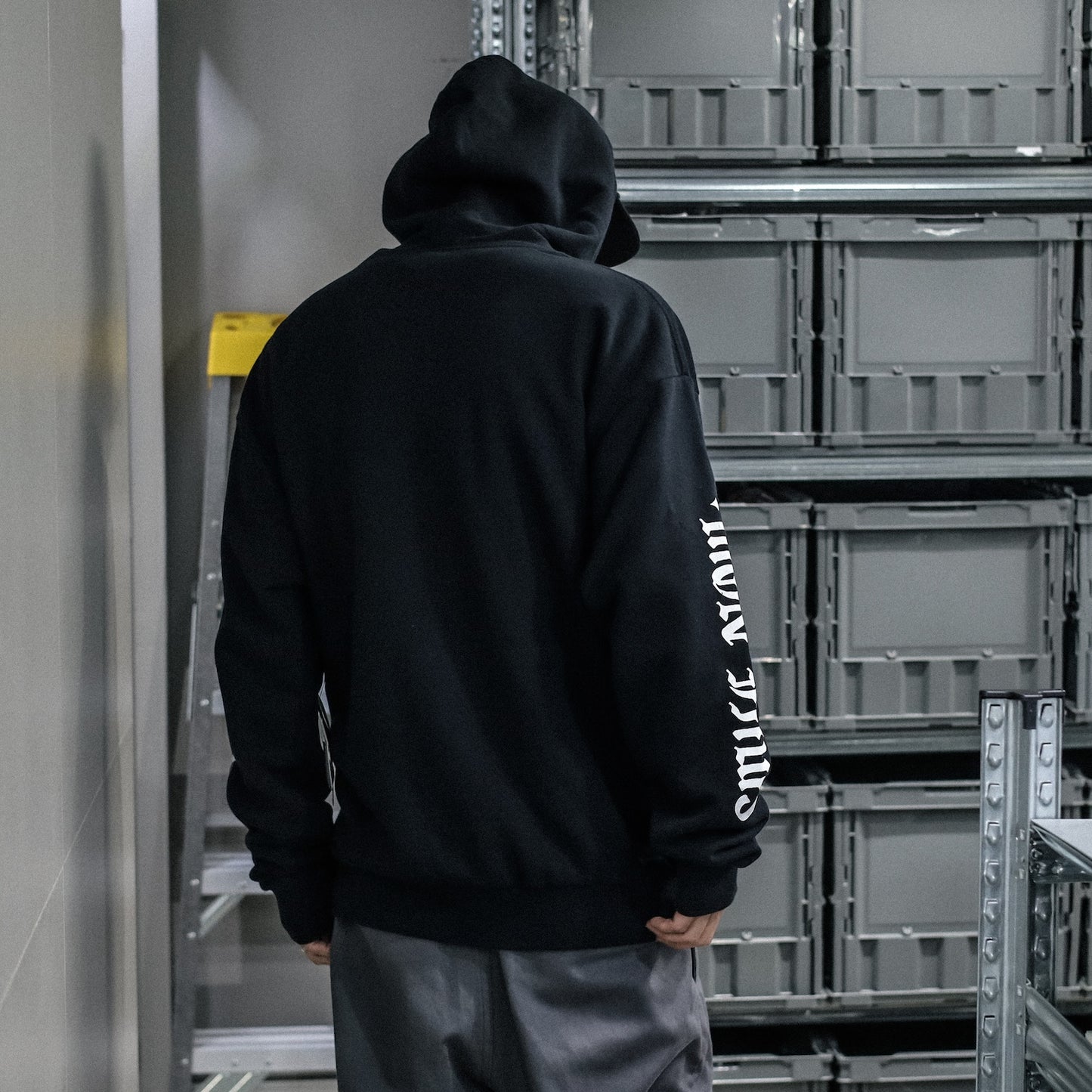 BRIXTON / SMILE ALWAYS RELAXED HOODIE (BLACK WORN WASH)