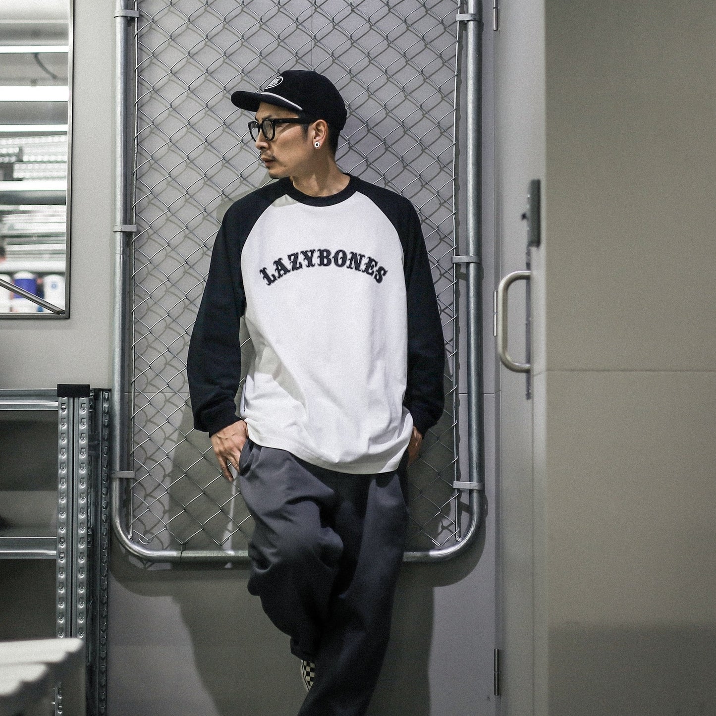 LZBN / ARCH LOGO RAGLAN L/S TEE (WHITE/BLACK)