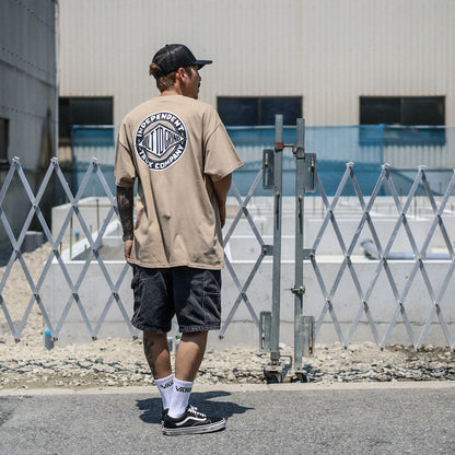 INDEPENDENT / BTG SUMMIT S/S TEE (SAND)