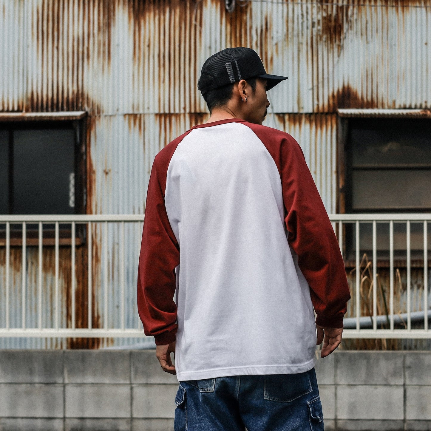 LZBN / ARCH LOGO RAGLAN L/S TEE (WHITE/BURGUNDY)