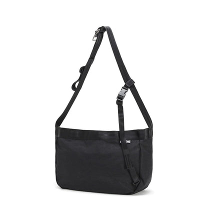 CHROME / NEWSPAPER MESSENGER SM (BLACK CRINKLE)