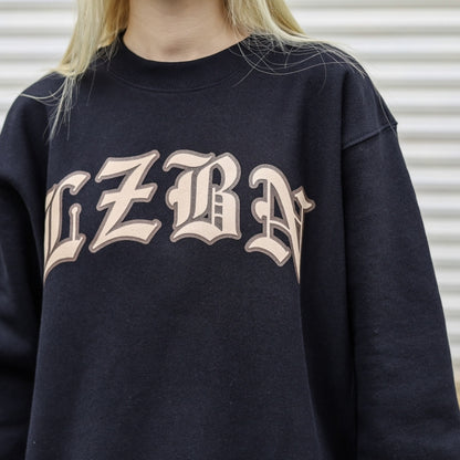 LZBN / BLACKLETTER ARCH HEAVYWEIGHT CREWNECK SWEAT (BLACK)