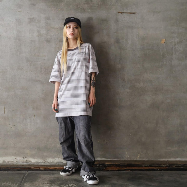 INDEPENDENT / HACHURE POCKET TEE (LT. GREY STRIPE)